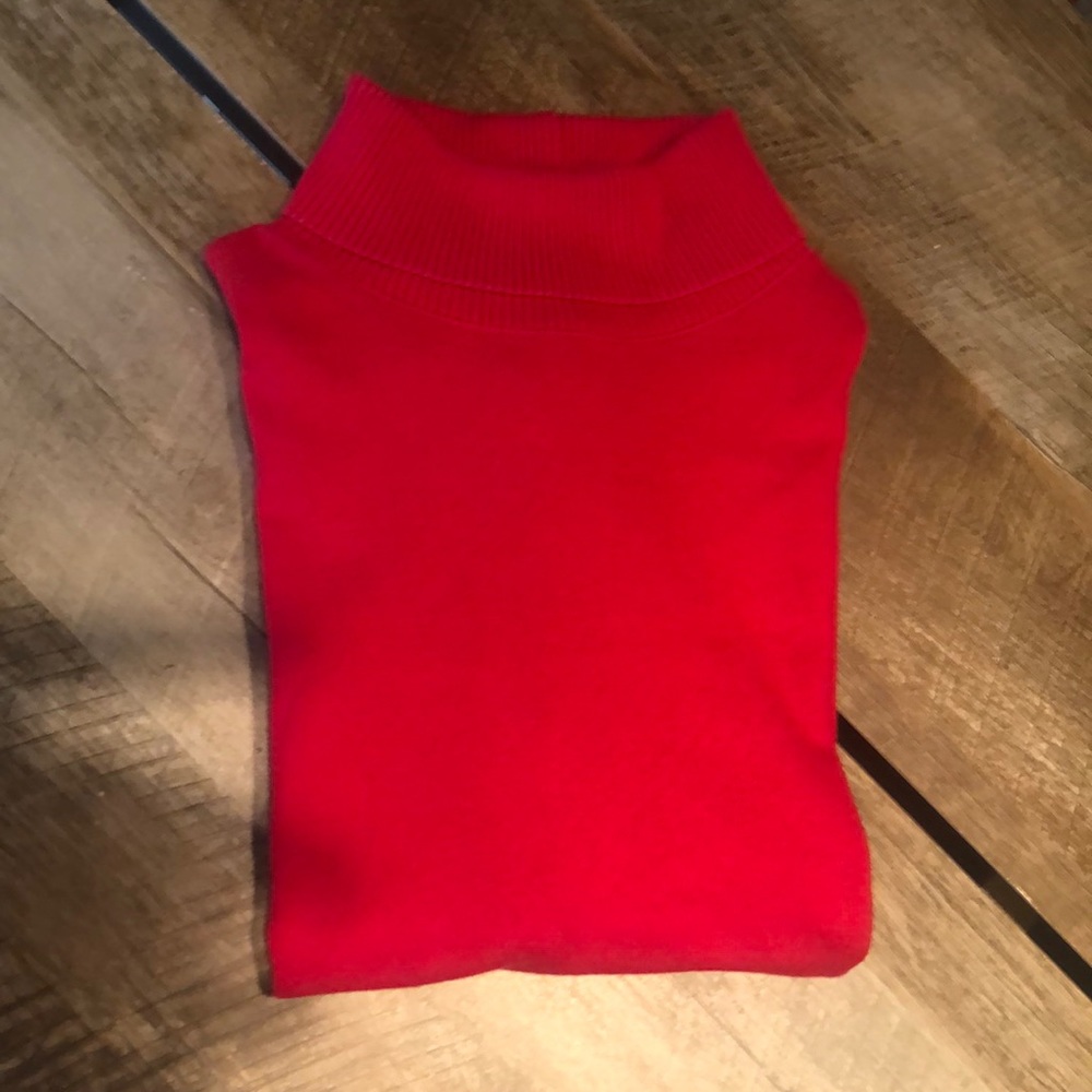 😊 4 for $10 Rafaella Sweater